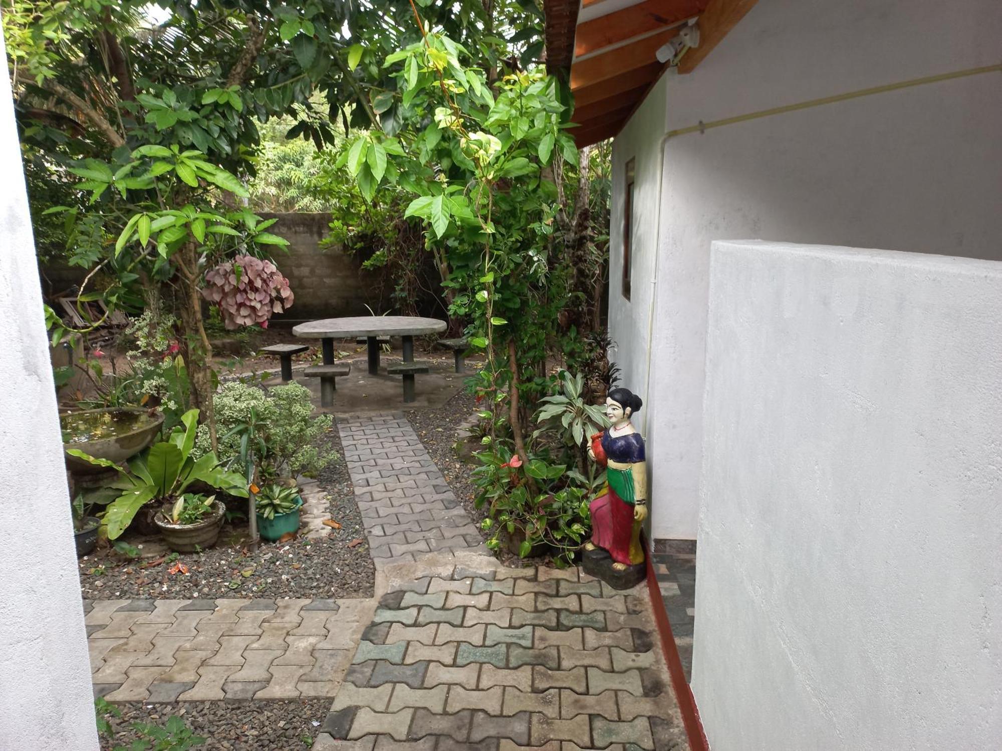 Mango Villa 703 Hikkaduwa Exterior foto